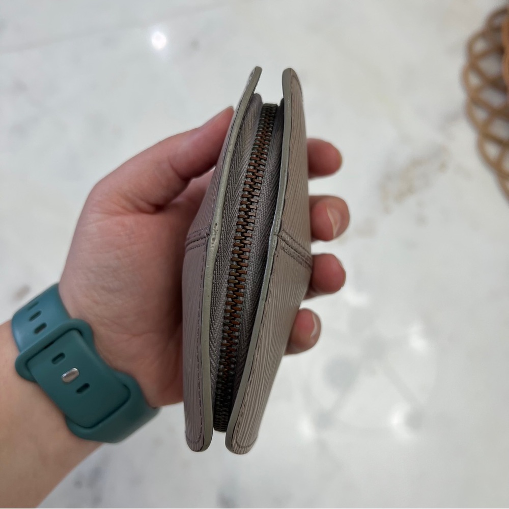 Louis Vuitton Lilac Epi Wallet | Chic Clamshell Design | Silvertone Hardware - Picture 5 of 16